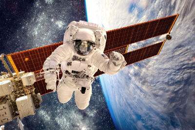 [astronaut]astronaut的形容词