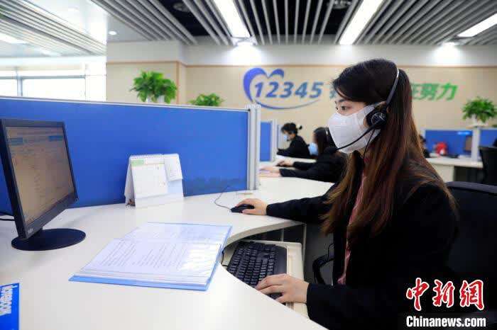 [电话接线员]紧急电话接线员