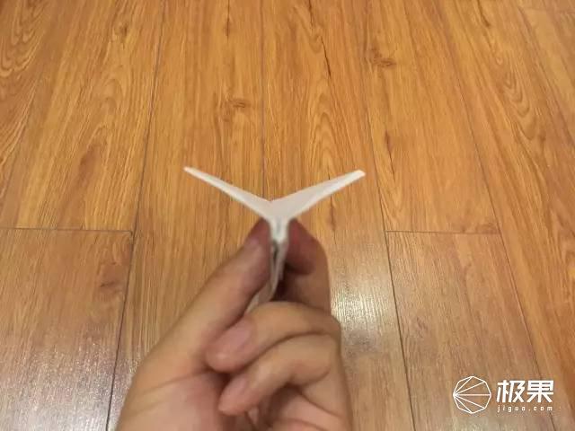 转一圈回来的纸飞机-转一圈回来的纸飞机叫什么