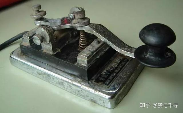 电报员打电报视频-为什么电报员能听懂电报
