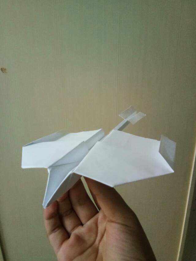 转圈圈纸飞机-转一圈回来的纸飞机