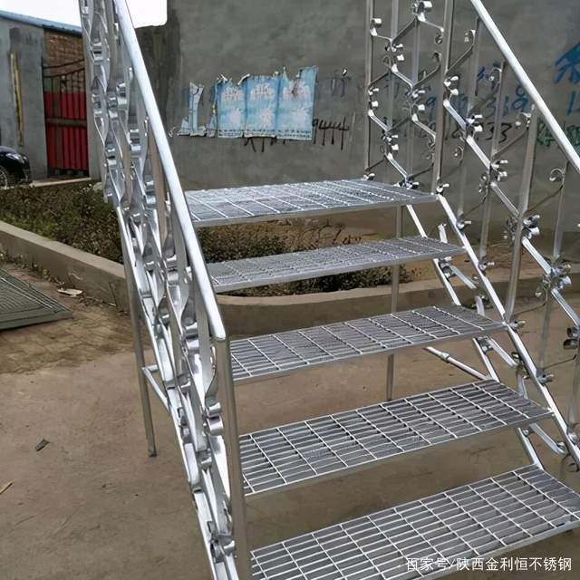 详细阅读:工地钢管梯子图片大全,工地钢管架围栏图片大全 工地钢管梯子图片大全,工地钢管架围栏图片大全