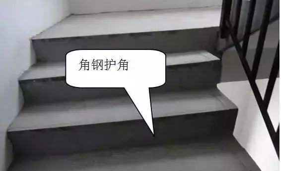 详细阅读:梯子与地面的夹角应为(°左右,梯子的使用与地面的夹角应在度为宜 梯子与地面的夹角应为(°左右,梯子的使用与地面的夹角应在度为宜